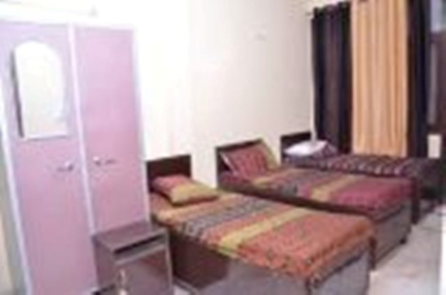 Girls Paying guest available on triple sharing basis in Govind puriReal EstatePaying Guest HostelSouth DelhiGovindpuri