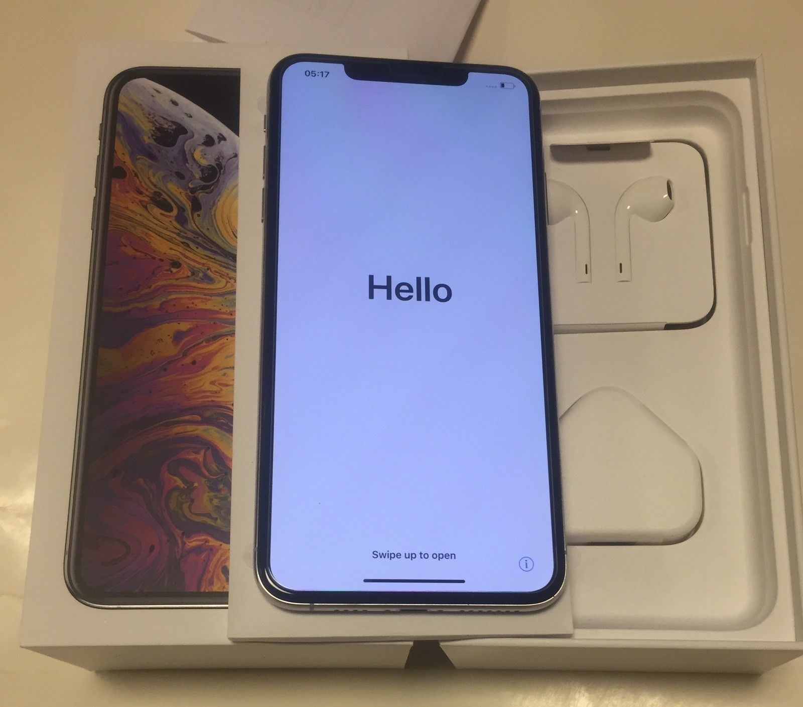 Apple iPhone XS Max 256GB Unlocked == $650
