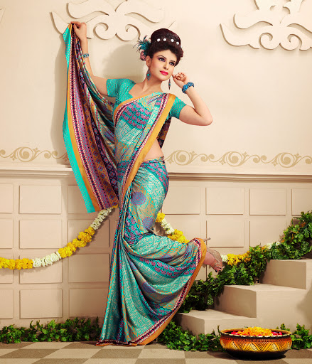 smart pattern in saree