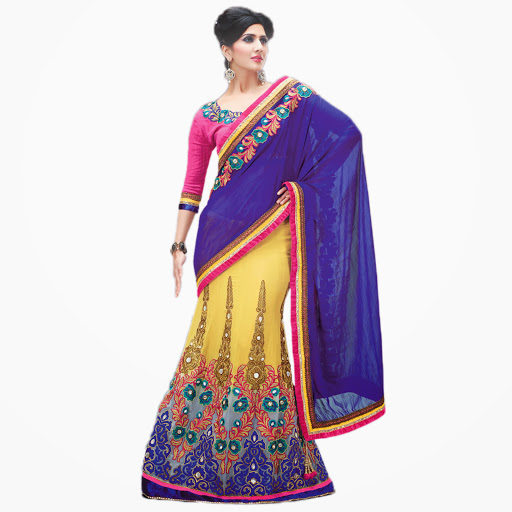 newly fashioned glamour in saree