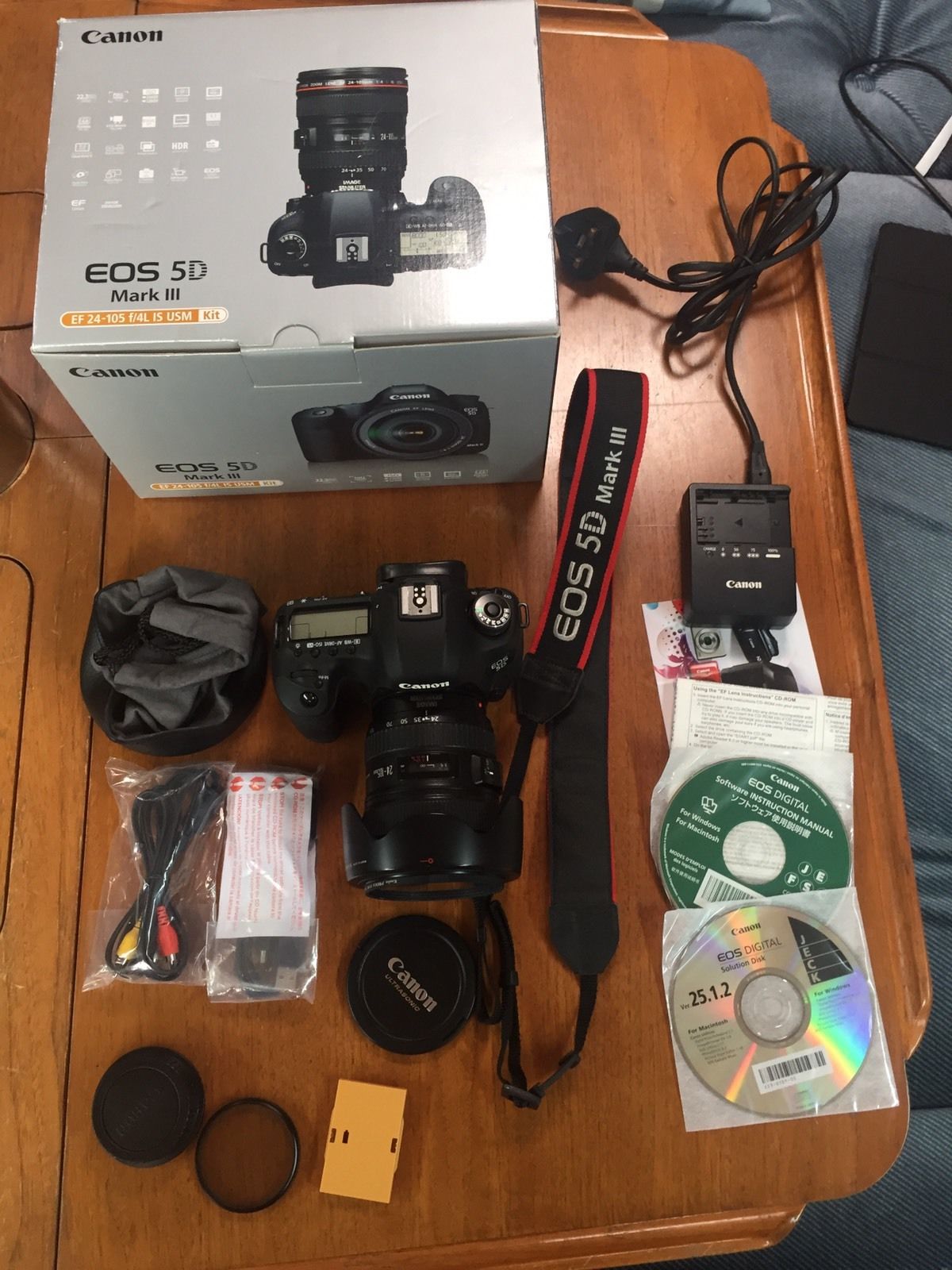 Canon EOS 5D Mark III Full Frame Digital SLR Camera with EF 24-105mm IS Lens