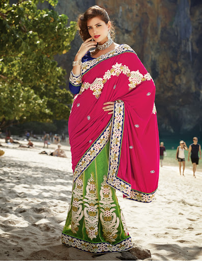 newly fashioned glamour in saree
